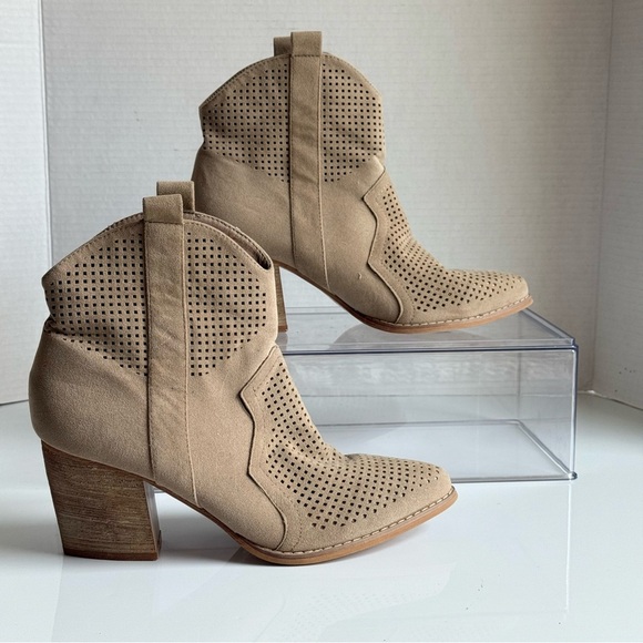 Yoki Tan Western Ankle Booties with Perforated Design Size 8 - Picture 3 of 12